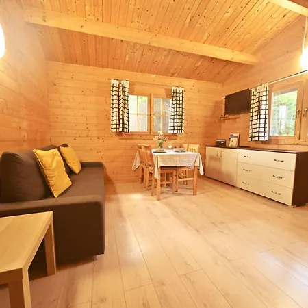 Zacisze Letniskowe Karsibor Lodge